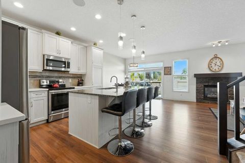 57 Evansglen Mews NW Calgary AB T3P 0P1