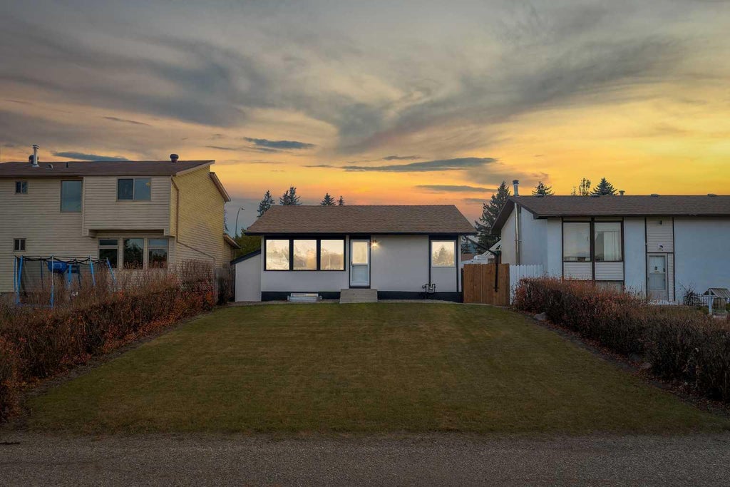 Photo of 3032 32A Avenue SE, Calgary, AB T2B 0J3 (MLS # A2354422)