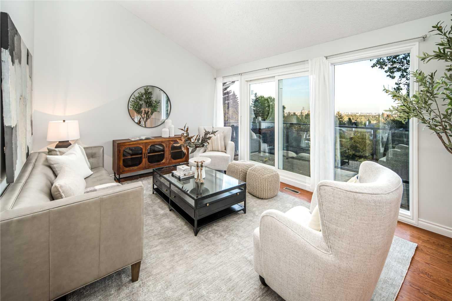 44 Stradwick Way SW