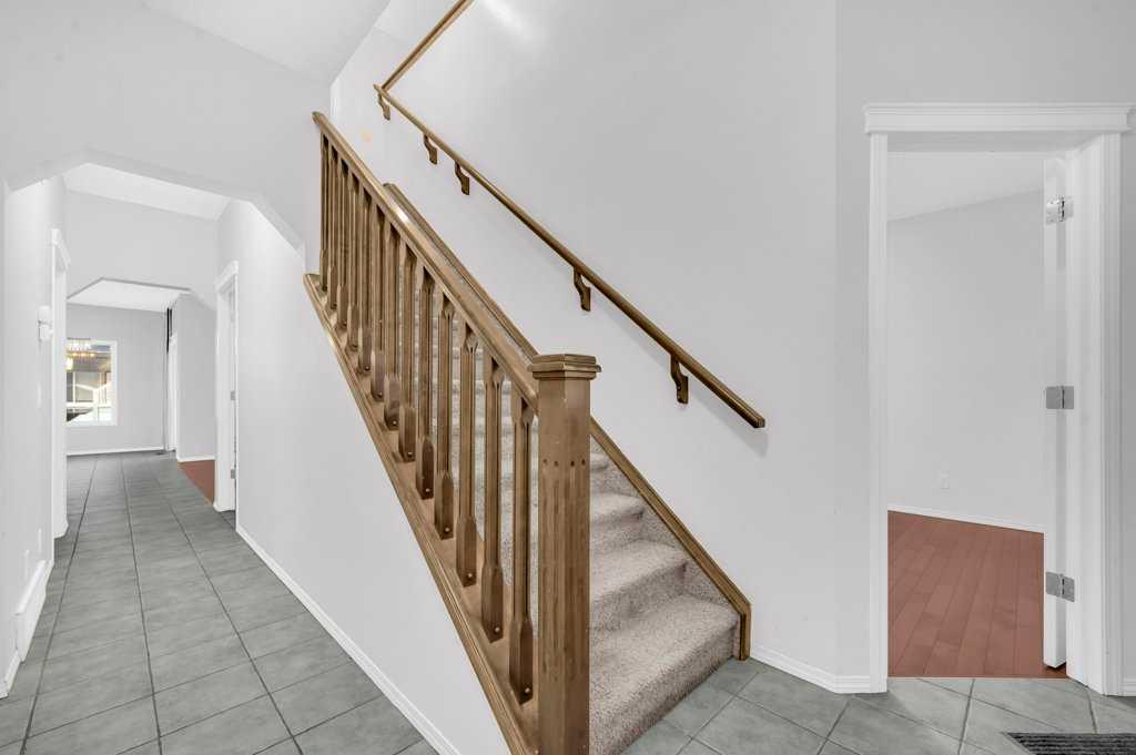 1174 Kingston Crescent SE