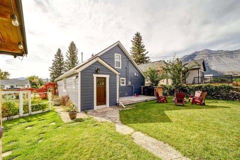 Photo of 2526 211 Street, Bellevue, AB T0K 0C0 (MLS # A2347650)