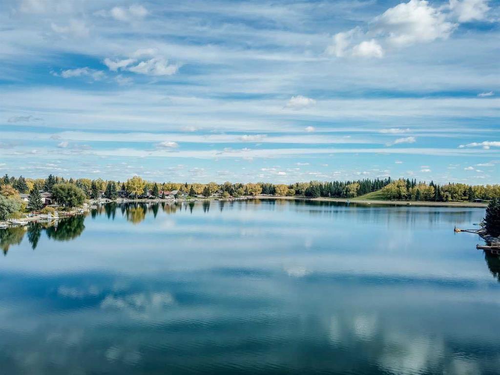 212 Midlawn Close SE