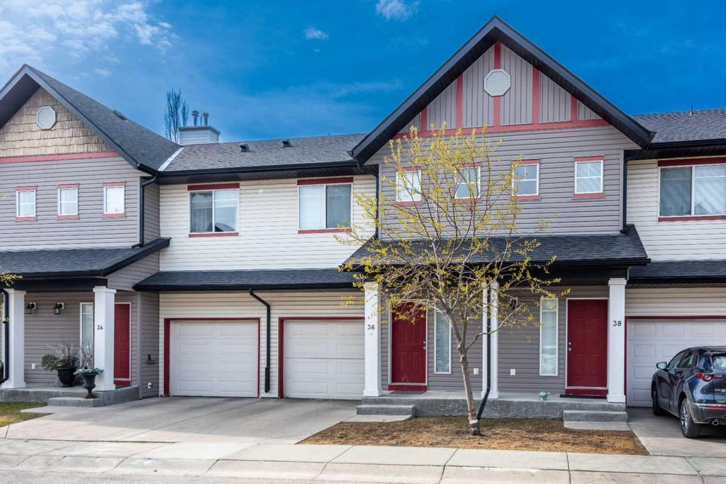 Photo of 36 Everridge Gardens SW, Calgary, AB T2Y 0H1 (MLS # A2309371)