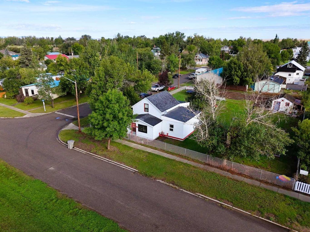 Photo of 139 Minto Street, Granum, AB T0L 1A0 (MLS # A2341115)