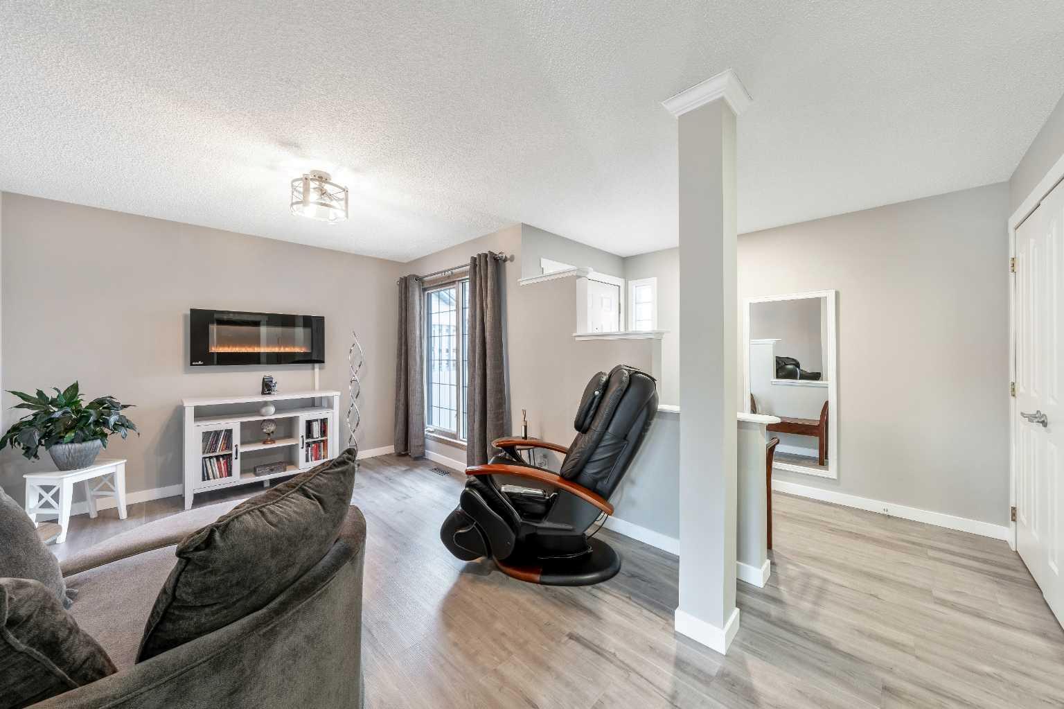 9 Hidden Valley Crescent NW