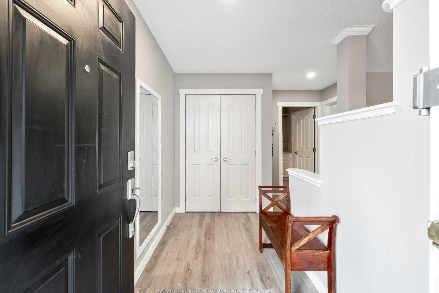 9 Hidden Valley Crescent NW