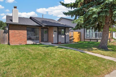 Photo of 258 Summerwood Place SE, Airdrie, AB T4B 1W4 (MLS # A2332951)