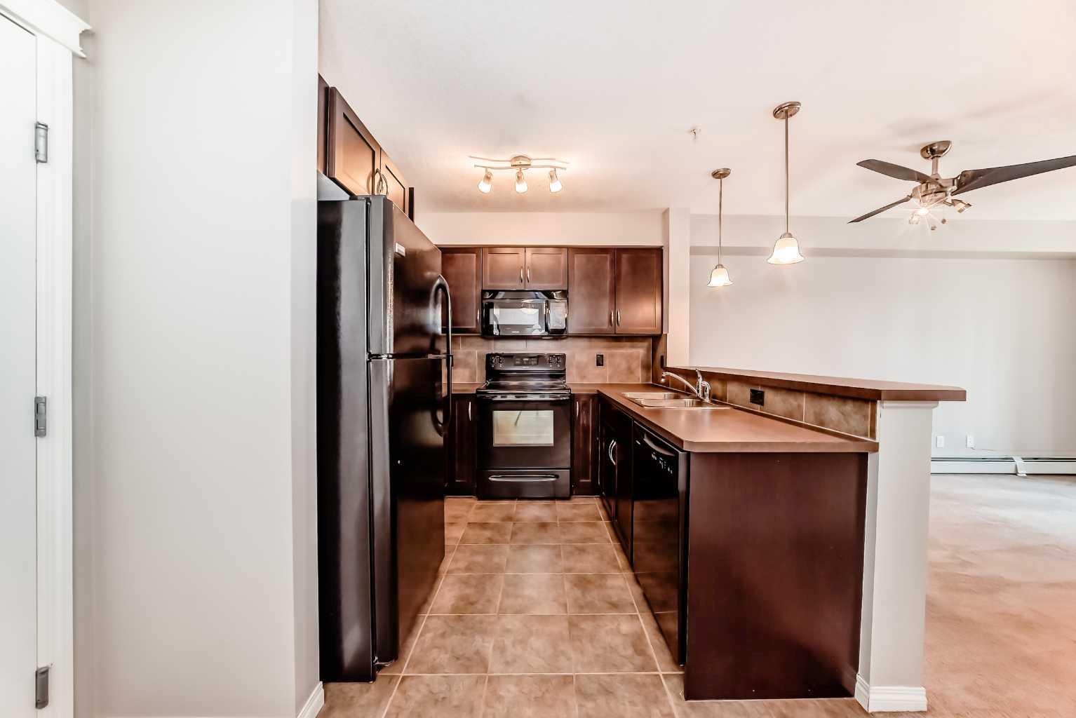 115 Prestwick Villas SE 2124