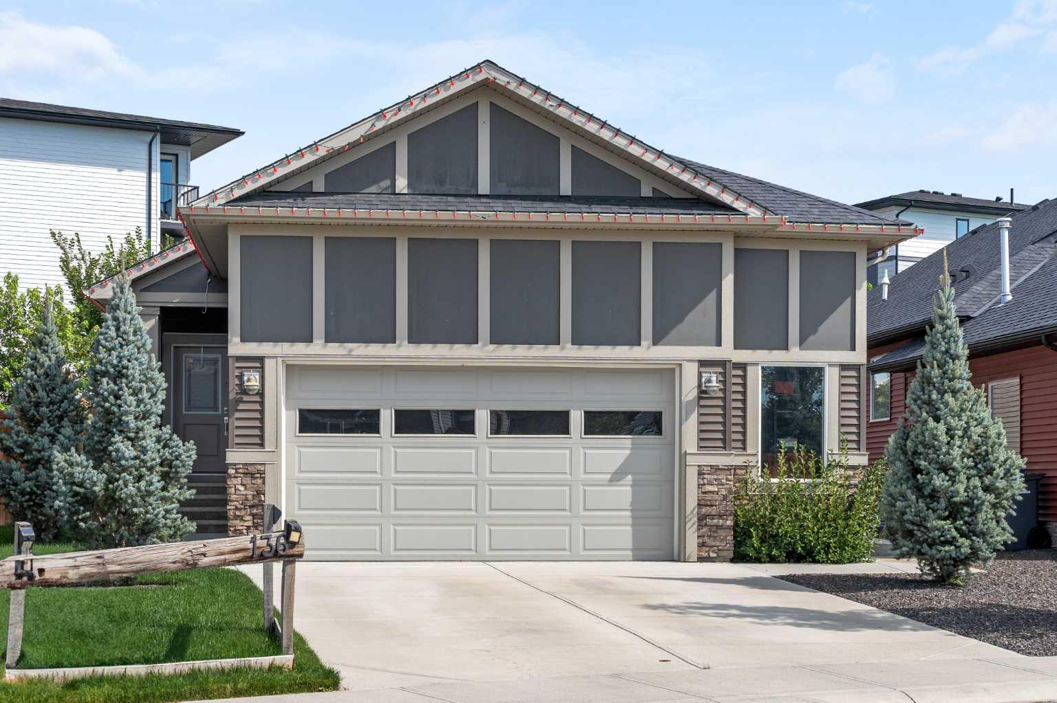 136 Drake Landing Gardens