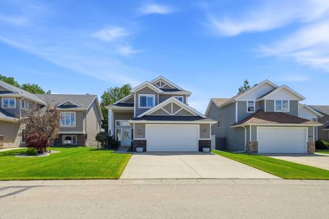Photo of 4603 Henner's Pointe, Lacombe, AB T4L 0C2 (MLS # A2316117)