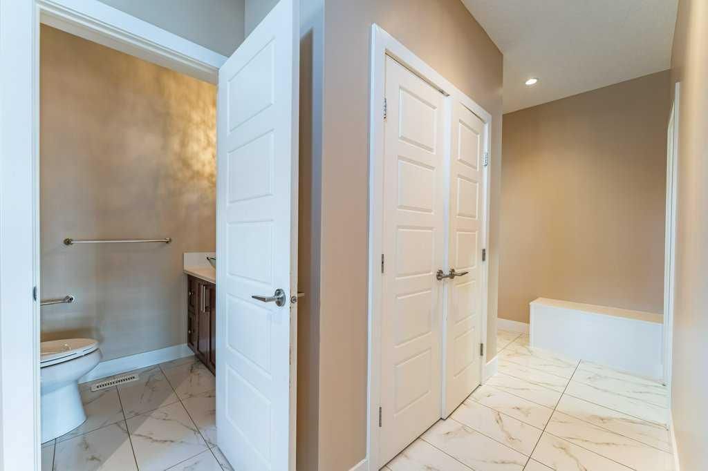 Photo of 1241 Westmount Drive, Strathmore, AB T1Y 1Y6 (MLS # A2322245)