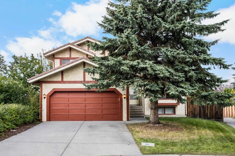 Photo of 172 Sandpiper Circle NW, Calgary, AB T3K 3M5 (MLS # A2347873)