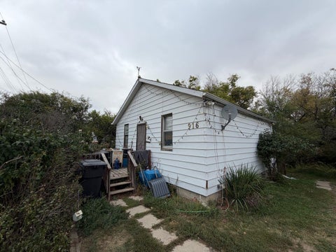 Photo of 916 Newcastle Trail, Drumheller, AB T0J 0Y0 (MLS # A2343000)