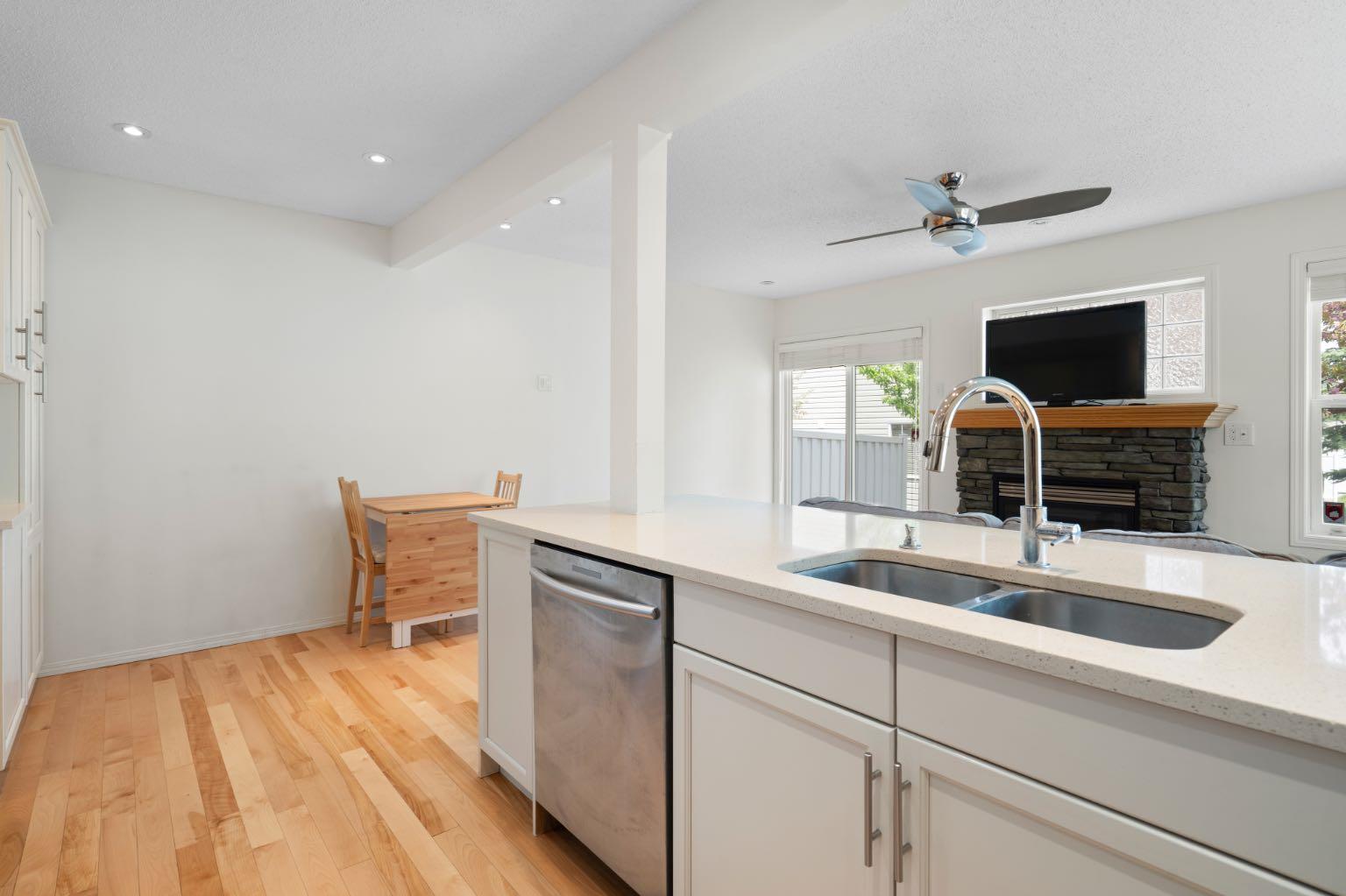 10 Eversyde Court SW