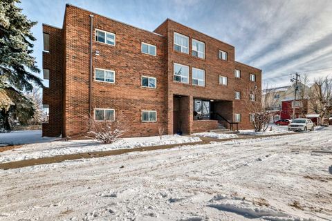 319 2 Avenue 402 Strathmore AB T1P 1T7