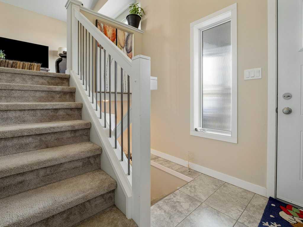 1006 Alice Birch Point N