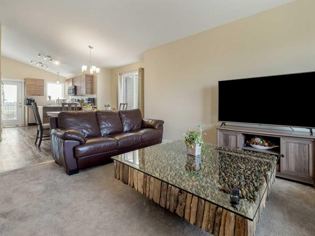 1006 Alice Birch Point N