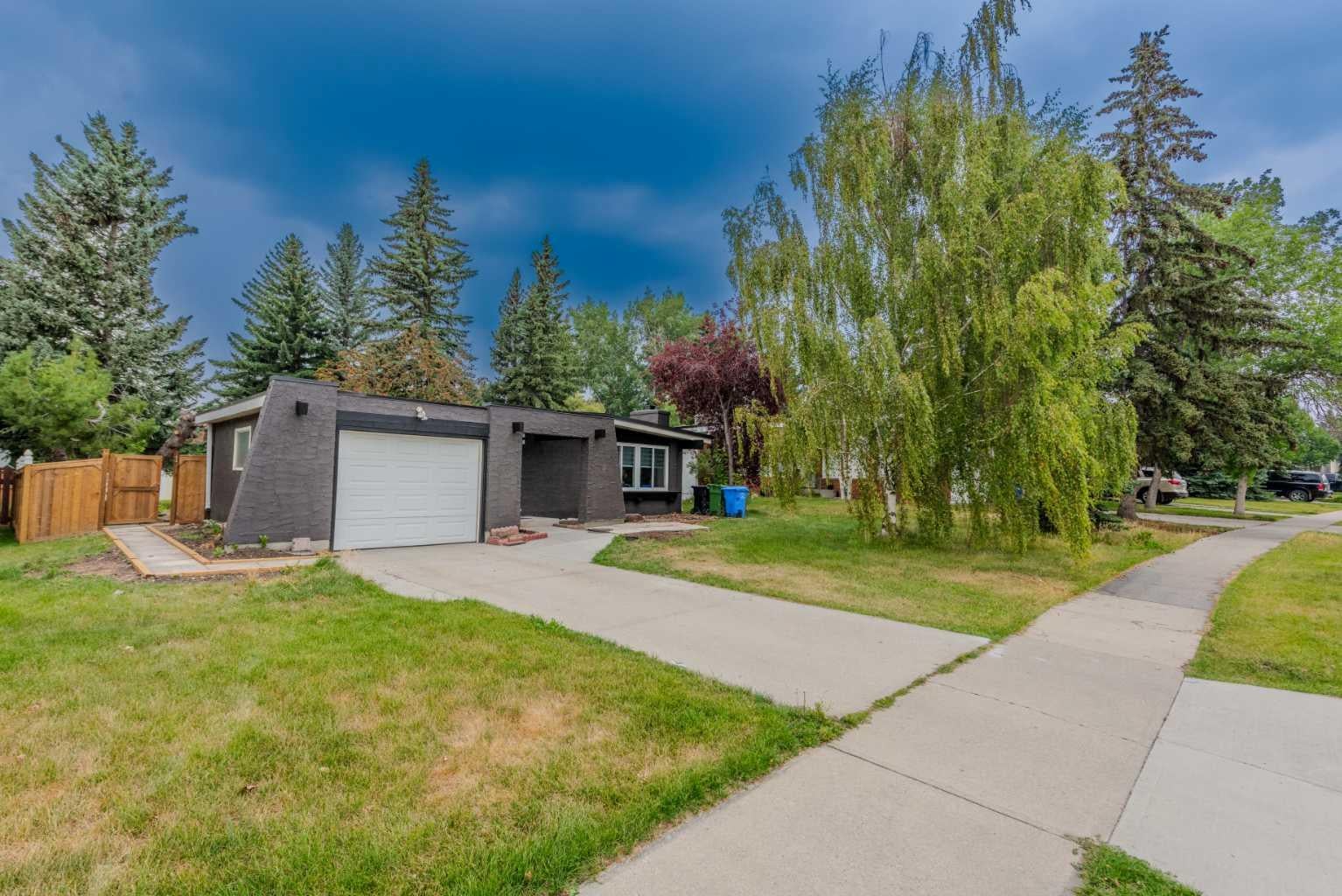 5655 Dalhousie Drive NW