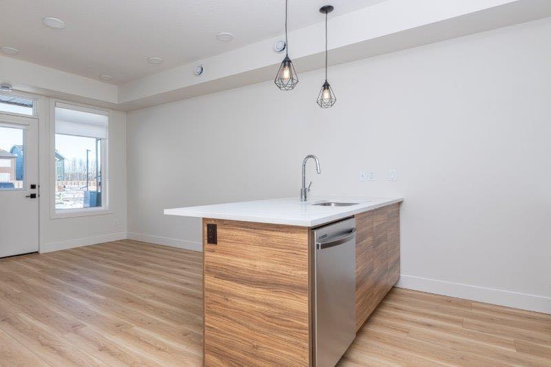 10060 46 Street NE 706