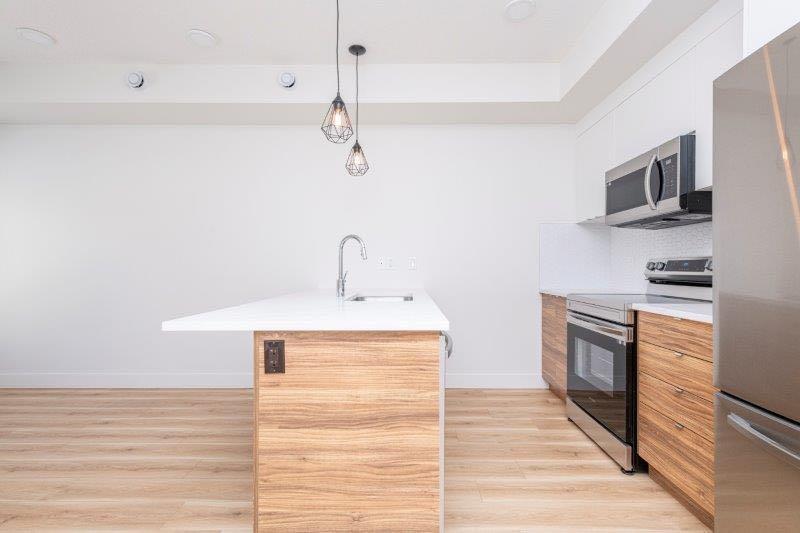 10060 46 Street NE 706