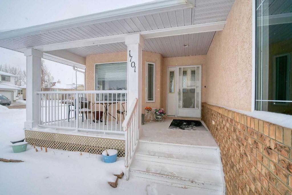 Photo of 1701 Mossip Avenue, Crossfield, AB T0M 0S0 (MLS # A2289649)