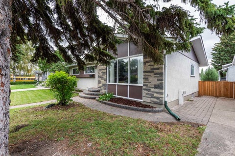 Photo of 23 Arbour Crescent SE, Calgary, AB T2J 0X5 (MLS # A2344628)