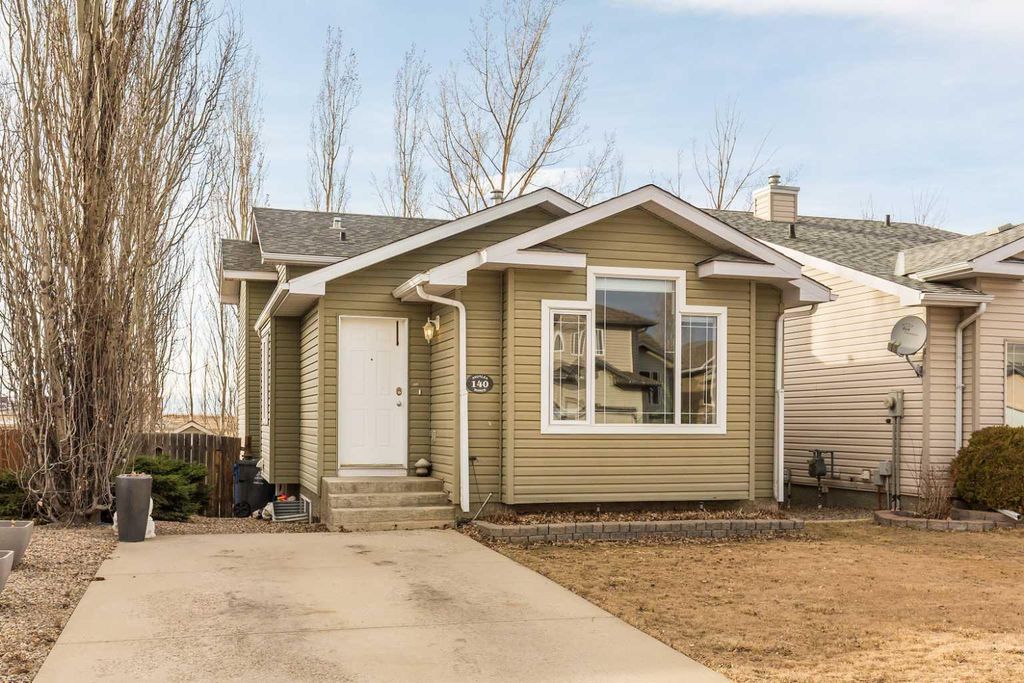 Photo of 140 Blackfoot Circle W, Lethbridge, AB T1K 7V6 (MLS # A2286201)