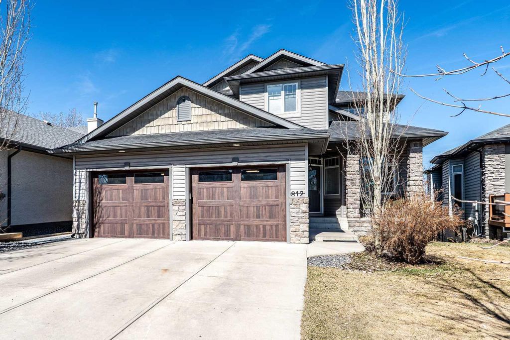 Photo of 812 Coopers Drive SW, Airdrie, AB T4B 2W3 (MLS # A2305355)