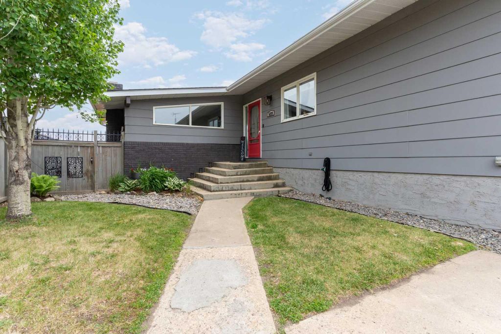 Photo of 5228 59 Avenue, Viking, AB T0B 4N0 (MLS # A2304901)