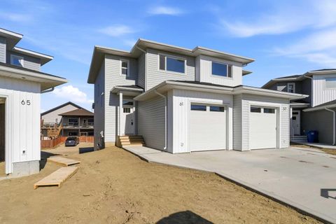Photo of 77 Pinnacle Close, Blackfalds, AB T4M 0M3 (MLS # A2300922)