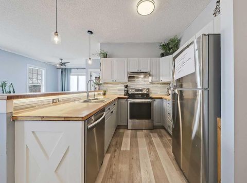 Tiny photo for 104 Prestwick Gardens SE, Calgary, AB T2Z 3V4 (MLS # A2299381)