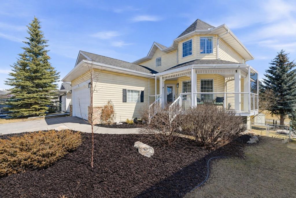 Photo of 3 Riverview Court, Cochrane, AB T4C 1K6 (MLS # A2299457)