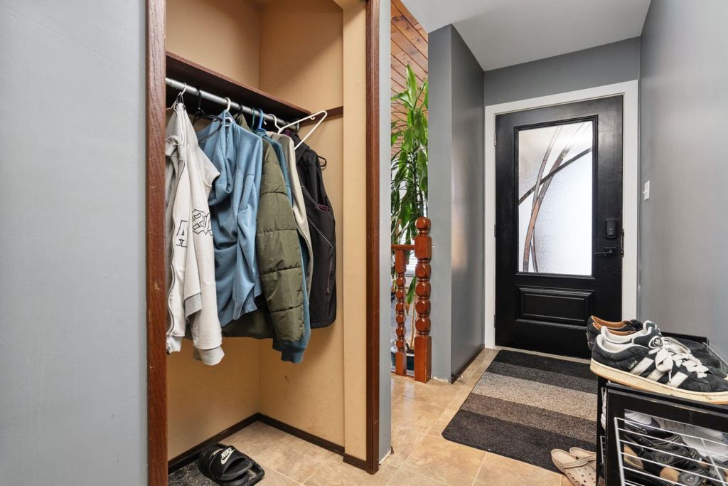 Photo of 6310 43 Avenue, Camrose, AB T4V 3M8 (MLS # A2293554)