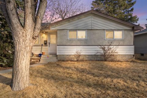 81 Westminster Drive SW Calgary AB T3C 2T2