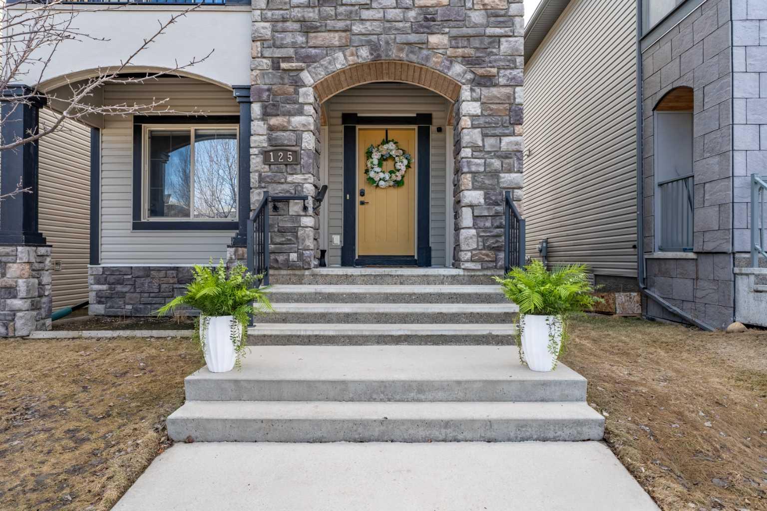 125 Monteith Drive SE