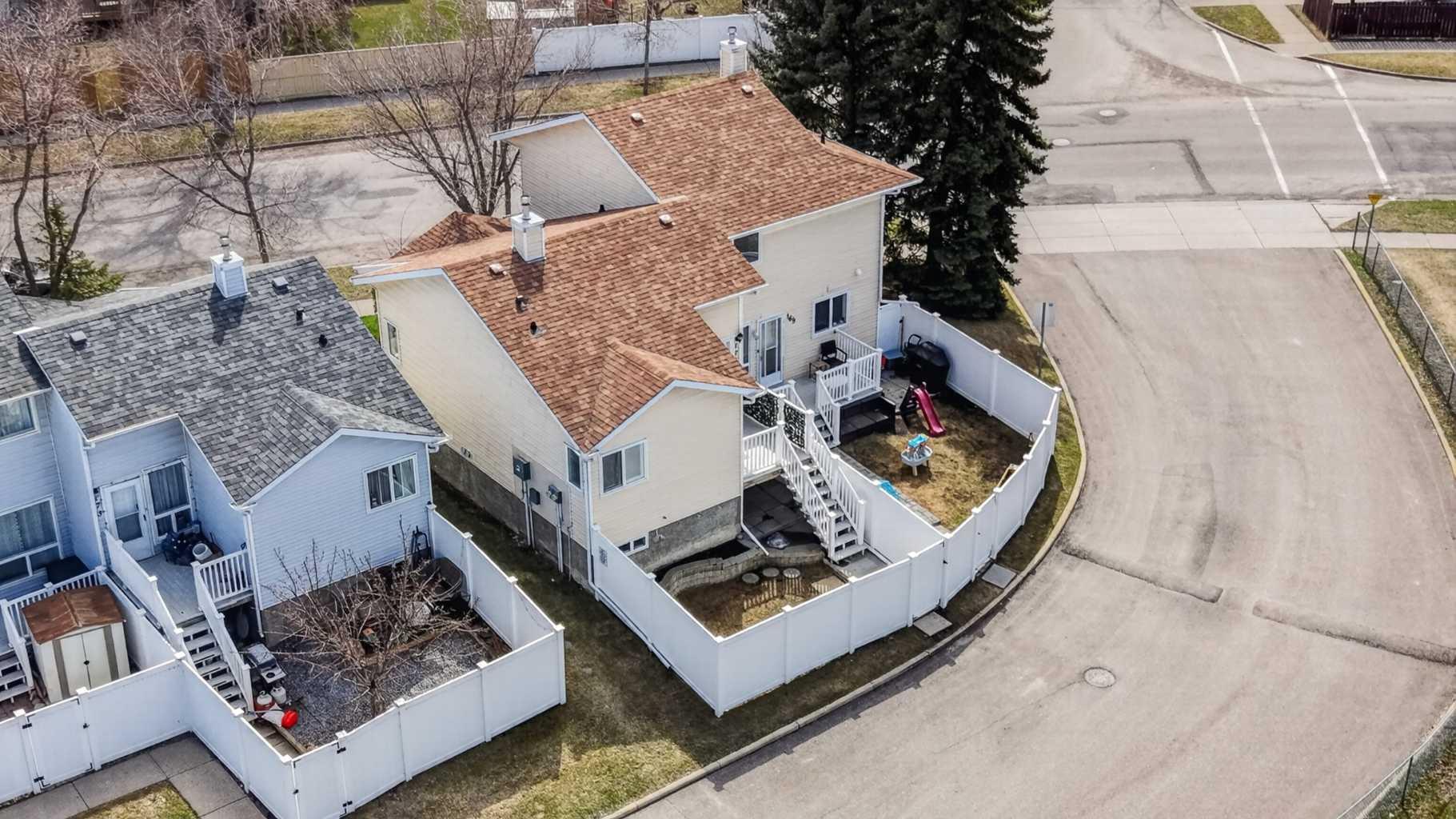 171 Deerfield Drive SE