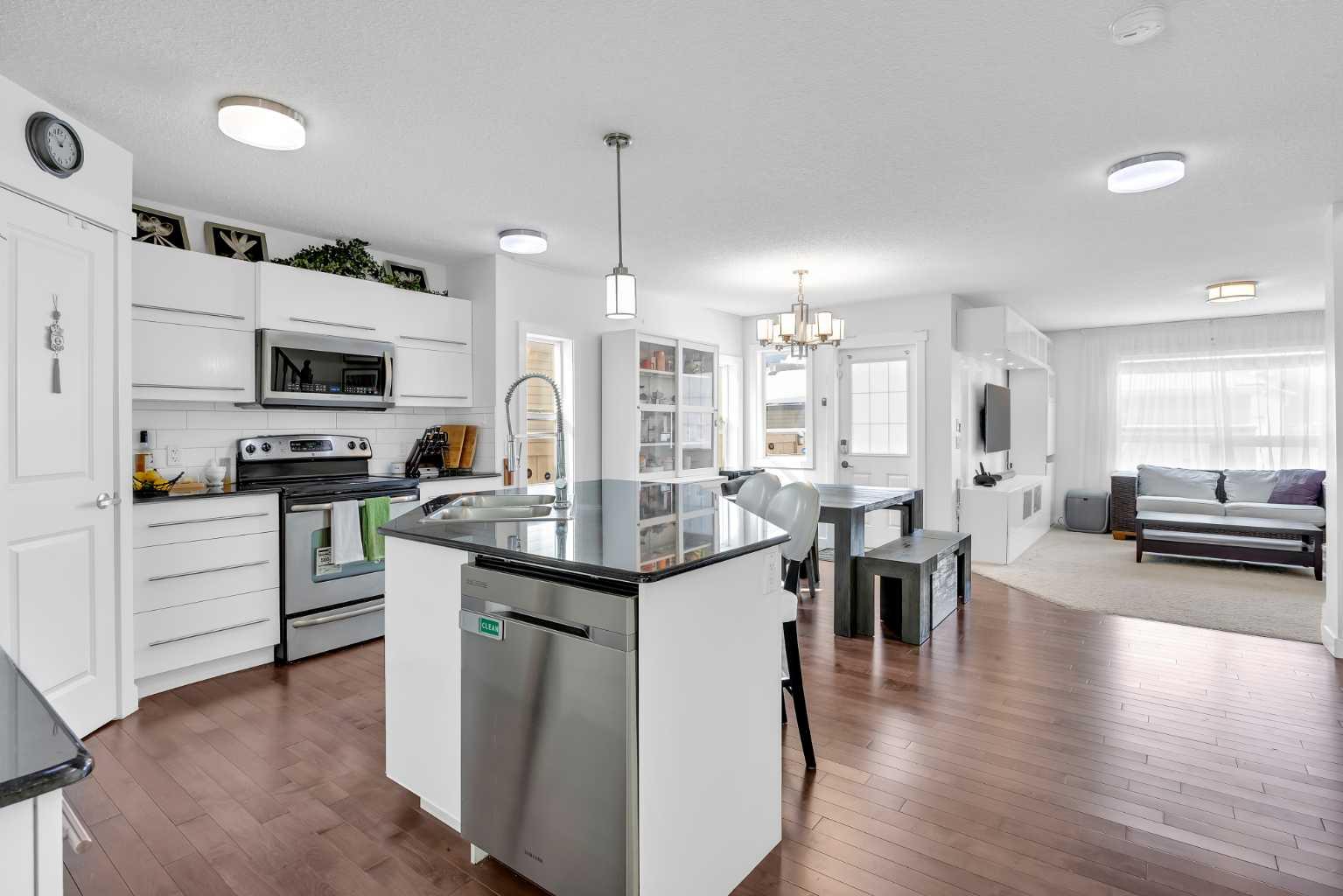 245 Skyview Ranch Way NE