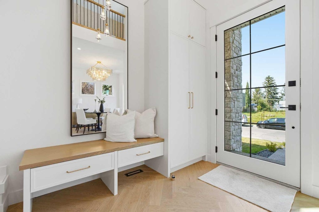 Photo of 2131 29 Avenue SW, Calgary, AB T2T 1N6 (MLS # A2332804)
