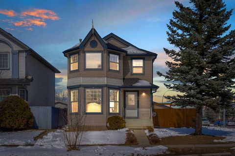 Photo of 92 Taradale Drive NE, Calgary, AB T3J 4W7 (MLS # A2299113)