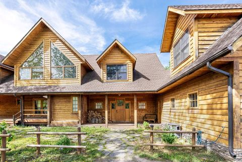 32075 402 Avenue W 200 Rural Foothills County AB T1S 6A6