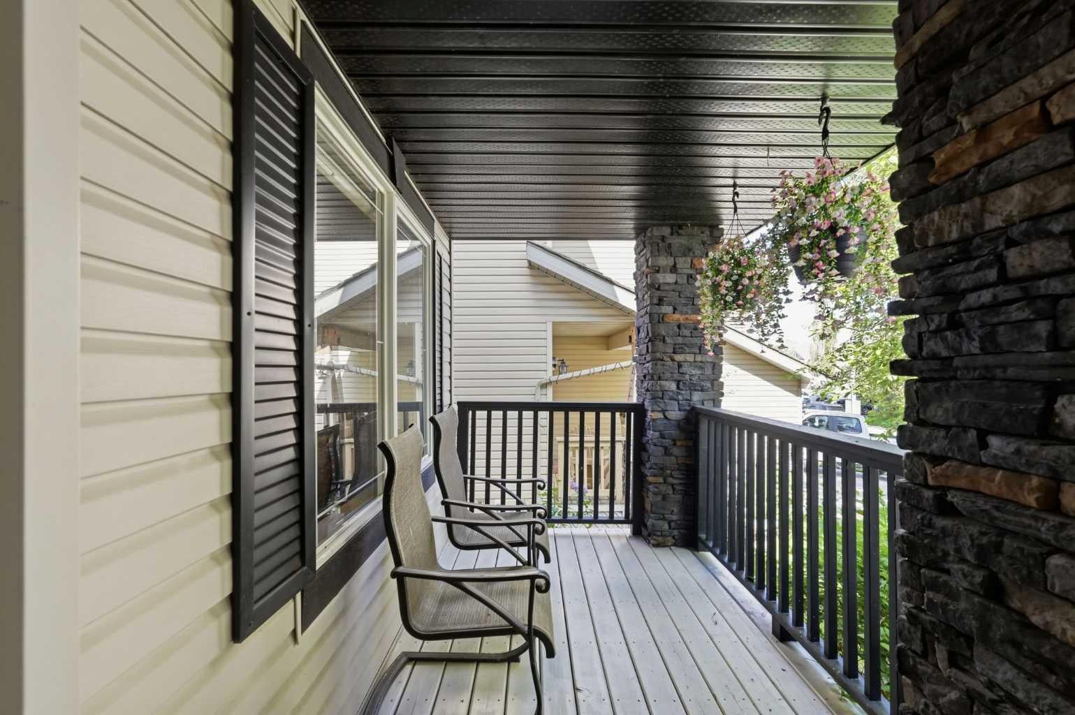 347 Mt Douglas Green SE