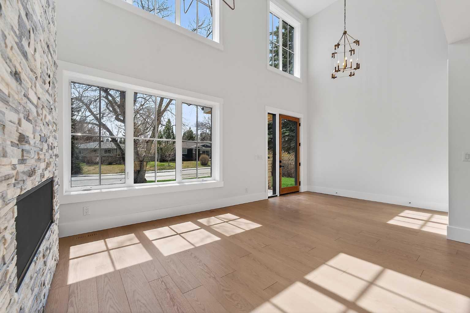 88 Woodlark Drive SW