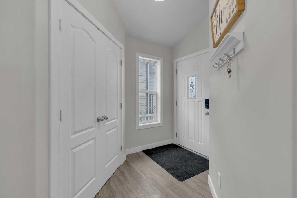 Photo of 156 Wiley Crescent, Red Deer, AB T4N 7G7 (MLS # A2282977)