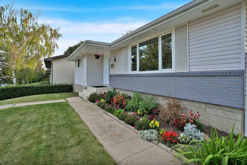 Photo of 19 Maryvale Crescent NE, Calgary, AB T2A 2V5 (MLS # A2341940)