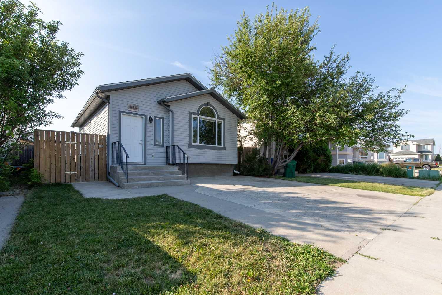 654 Blackfoot Terrace W