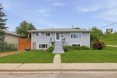 Photo of 7403 20 Street SE, Calgary, AB T2C 0P9 (MLS # A2328645)