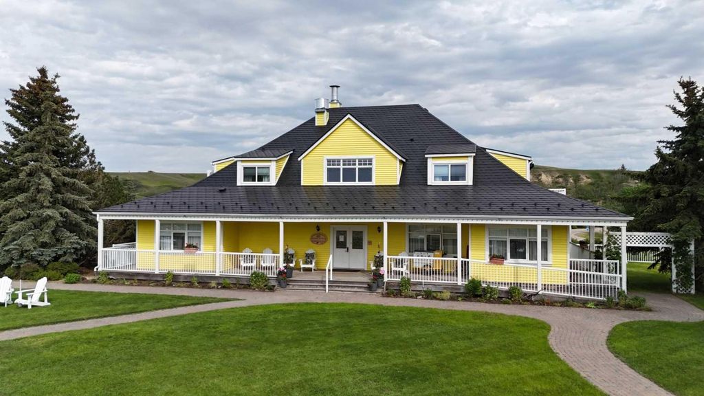 Photo of 111 Severn Avenue, Rosebud, AB T0J 2T0 (MLS # A2305841)