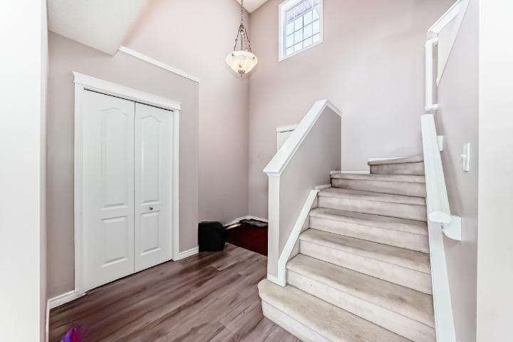 9 Somerside Crescent SW