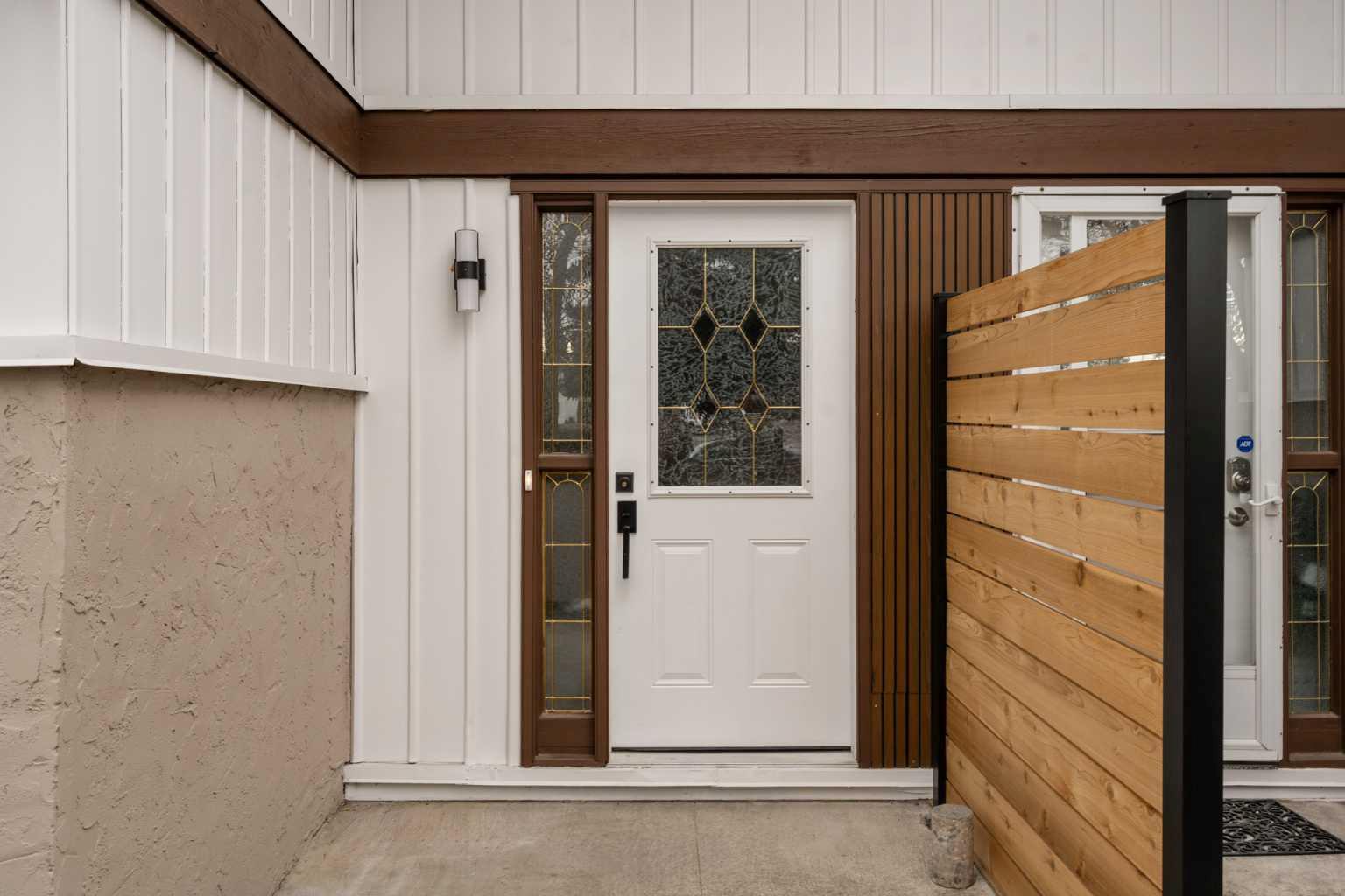 15 A Arlington Bay SE