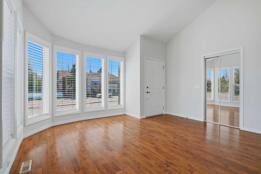 Photo of 4 Woodstock Road SW, Calgary, AB T2W 5V8 (MLS # A2312247)